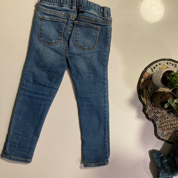 ♻️4T Disney Jeans - Picture 4 of 5